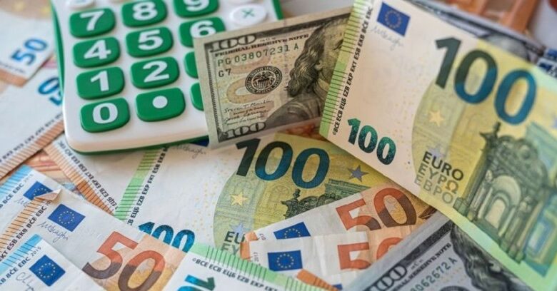 نرخ ارز در بازارهای مختلف 6 آبان ماه/ دلار و یورو گران شد