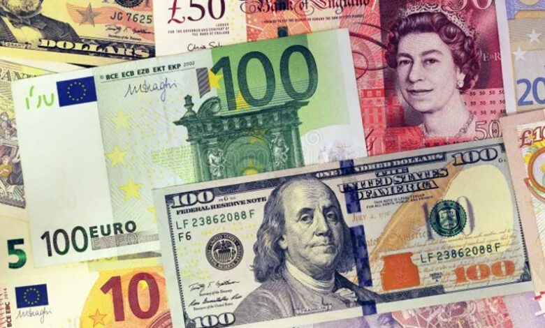 نرخ ارز در بازارهای مختلف 7 آبان ماه/ دلار و یورو چند؟