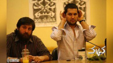 پریدن حامد بهداد روی میز در نشست خبری+ عکس