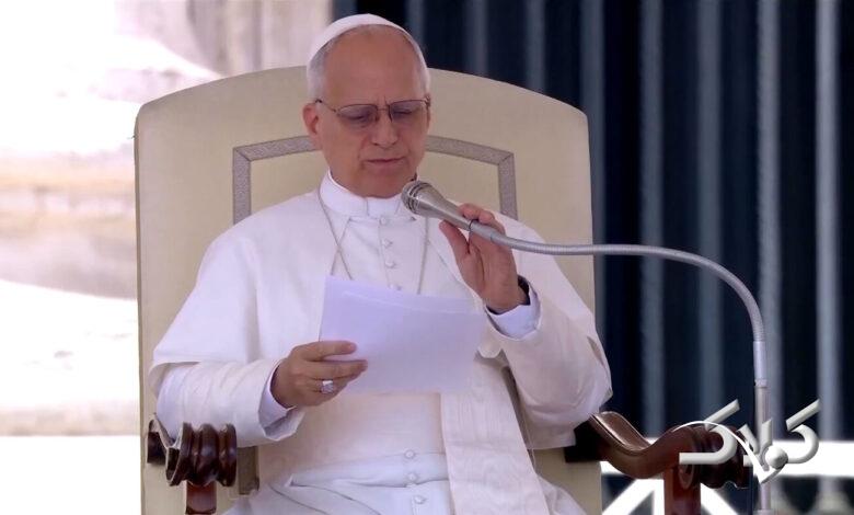 حرکت عجیب رهبر کاتولیک‌های جهان در مسجد آبی استانبول +ویدیو