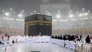 تصاویر چشمنواز از طواف کعبه زیر بارش باران را ببینید