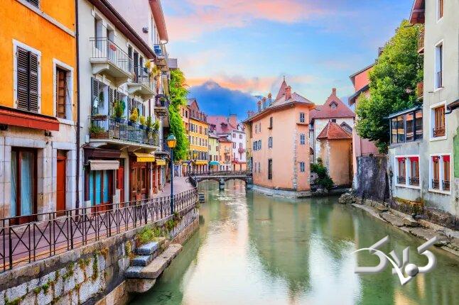 این شهر به ونیز فرانسه مشهور شد