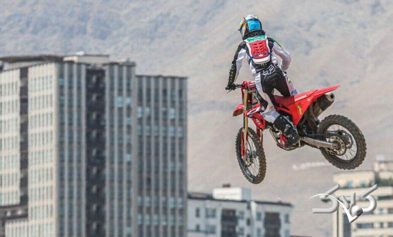 النا معدنی‌پور