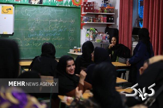 افزایش سقف سنی متقاضیان معلمی؛راهی برای ورود بیشتر سی ساله‌ها به مدارس