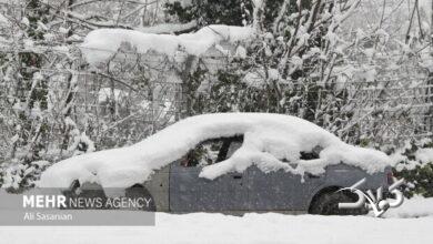 بارش اولین برف پاییزی چهره تکاب را سفیدپوش کرد