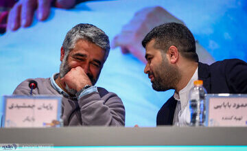 مامک جمشیدی با انتشار عکس شاکی مرتکب جرم شده/ ای کاش قرار مناسب‌تری برای پژمان جمشیدی صادر می‌شد