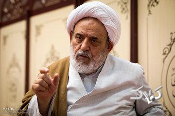 اگر ملتی، گناه ظاهر و باطن را کنار بگذارد خدا درهای برکت را باز میکند