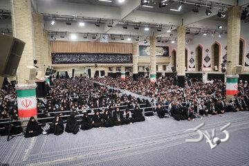 تصاویری از عزاداری در حسینیه امام خمینی/ پزشکیان و جلیلی هم حضور داشتند/ تیپ سردار قاآنی در این مراسم چگونه بود؟