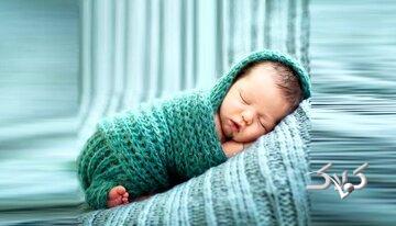 عباس عبدی خطاب به کسانی که برای کاهش فرزندآوری زنجموره می کنند: صورت مسئله را عوض نکنید؛ تا اقتصاد و تحریم حل نشود این مساله هم حل نمی شود