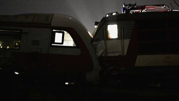 برخورد دو قطار حادثه ساز شد