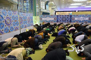 پیامبر(ص) برای پاداش شرکت در نماز جماعت چه تعبیری به کار بردند؟