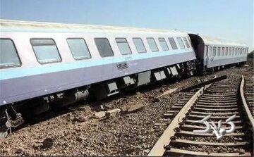 خروج واگن باری از خط ریل/ معطلی مسافران قطار بندرعباس