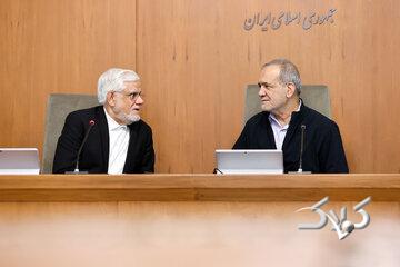 واکنش دولتی ها به ادعای رسایی درباره عارف/ مهاجرانی: من از غیرقانونی بودن ایشان خبر ندارم/ تقوی نژاد: ایراد قانونی در این زمینه وجود ندارد