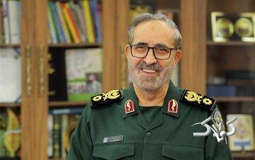 عکسی دیده نشده از شهید شادمانی در کنار رهبرانقلاب