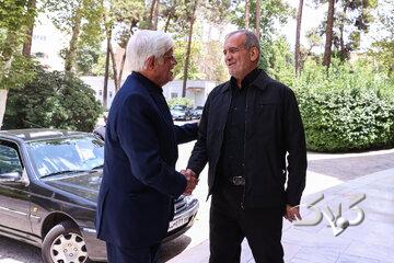 پشت پرده تاکید رسانه های قالیبافی بر استعفای عارف/ ماجرا چه بود؟