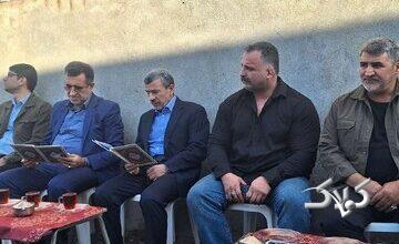 ژستهای خاص احمدینژاد در مراسم ختم خواهر مشایی + عکس