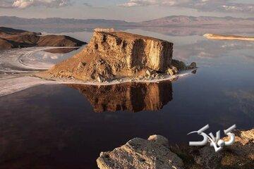 فرگشت دریاچه ارومیه؛ پمپاژ آب، قاتل خاموش بزرگترین دریاچه شور ایران/ چهار برابر حجم دریاچه، آب زیرزمینی پمپاژ میشود