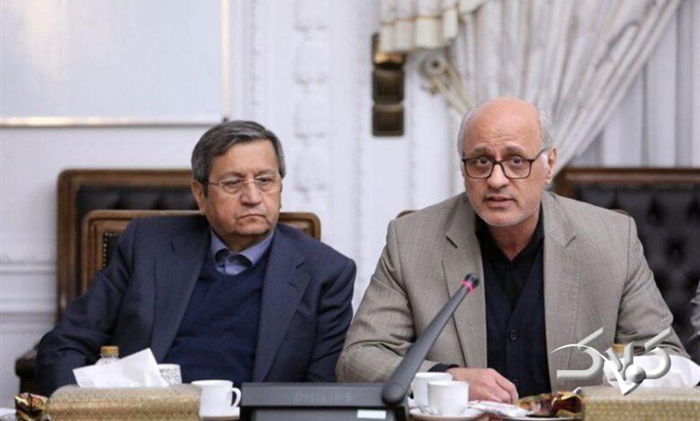 حضور همتی در جلسه رئیس جمهور با فعالان اقتصادی