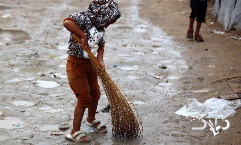 ویدیویی دردناک از بارش شدید باران در غزه/ چادر آوارگان زیر آب رفت