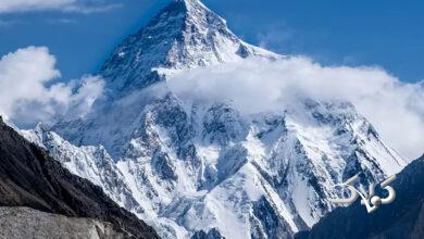 ویدیویی دلهره آور از عملیات نجات کوهنورد از شکاف ۶۰ متری اورست را ببینید