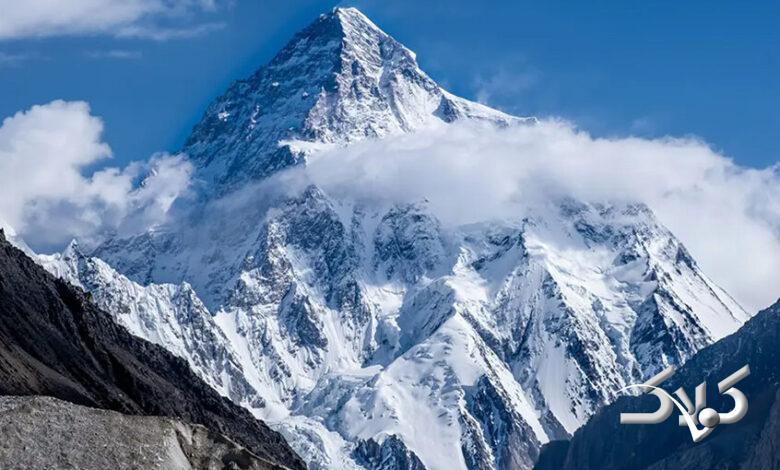 ویدیویی دلهره آور از عملیات نجات کوهنورد از شکاف ۶۰ متری اورست را ببینید