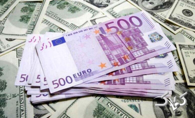 دلار و يورو