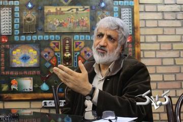 ابراهیم فیاض: پزشکیان شخصیتی جنگی دارد و با روحیه بچه بسیجیهای دوران جنگ کار میکند/ طبقه متوسط در دولت پزشکیان دوباره سرپا میشود