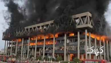 ساختمان شیشهای