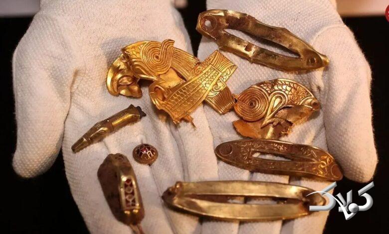 جواهرات شکسته