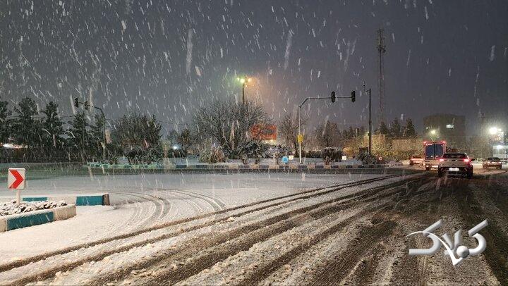 بارش برف مناطق مختلف آذربایجان غربی را سفیدپوش کرد