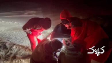 امدادرسانی به خودروهای گرفتار در برف و کولاک محور نقده - پیرانشهر