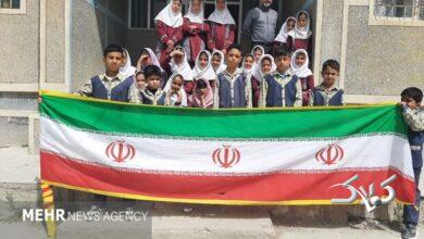 سفر روزانه ۳۰۰ کیلومتریِ یک معلم!