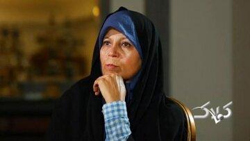 تیپ متفاوت فائزه هاشمیرفسنجانی با کاپشن آمریکایی در خیابان/ به زندان رفتن عادت دارم+عکس