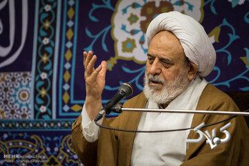 آقای شیخ حسین انصاریان! حرف های اخلاقی 1402 شما را باور کنیم یا توهین های 1404 تان را ؟!