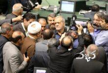 افشای نقشه تندروها علیه دولت توسط اصولگرایان/ نظامیان پشت دولت درآمدند