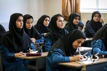 وزیر خبر داد؛ تدوین برنامه درسی جدید برای ۲ پایه ابتدایی