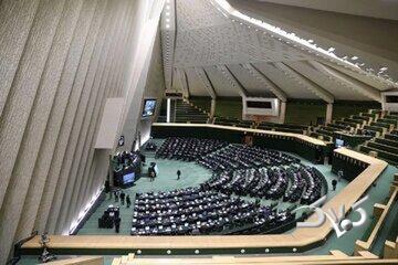کنایه نماینده ادوار مجلس: اقتصاد کشور با حمله مجلس دوازدهم به دولت پزشکیان درست نمی‌شود