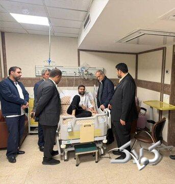 تصویر خاص از عیادت پزشکیان از سقاب اصفهانی