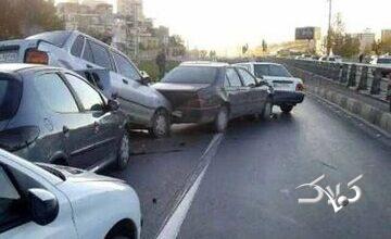 تصادف زنجیرهای دو پراید، یک وانت، یک سمند و یک پژوی ۲۰۶ در اتوبان امامعلی/ چند نفر مصدوم شدند