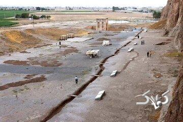 نقشرستم در محاصره فرونشست؛ آرامگاههای هخامنشی امن، اما کعبه زرتشت در خطر