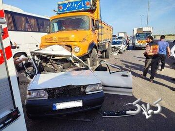 تصادف مرگبار پراید و کامیون/ ۴ نفر جان باختند