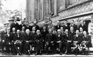 وقتی چینیها اینشتین را بهزانو درآوردند