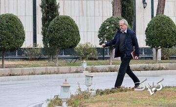 روزنامه اصولگرا: مخالفان پزشکیان در بین اصولگران دو دسته اند؛ یک عده او را بنی صدر می دانند و دسته دیگر منتقدان نجیب هستند