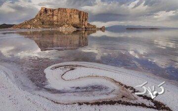 پمپاژ بیرویه؛ عامل اصلی مرگ دریاچه ارومیه/ تبدیل بخشهای بزرگی از دریاچه به «انباشت نمکی»