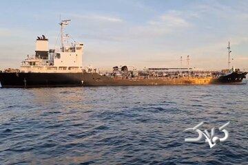 ۴ میلیون لیتر سوخت قاچاق در خلیج فارس توقیف شد / سپاه: برخورد قاطع با شبکههای قاچاق ادامه دارد