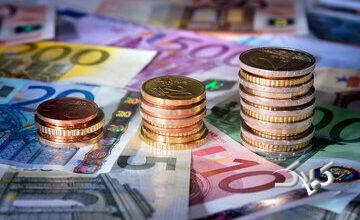 اروپاییها چه میزان پرداخت نقدی دارند؟/ میانگین پول نقدی که افراد در کیف پول خود در منطقه یورو نگه میدارند