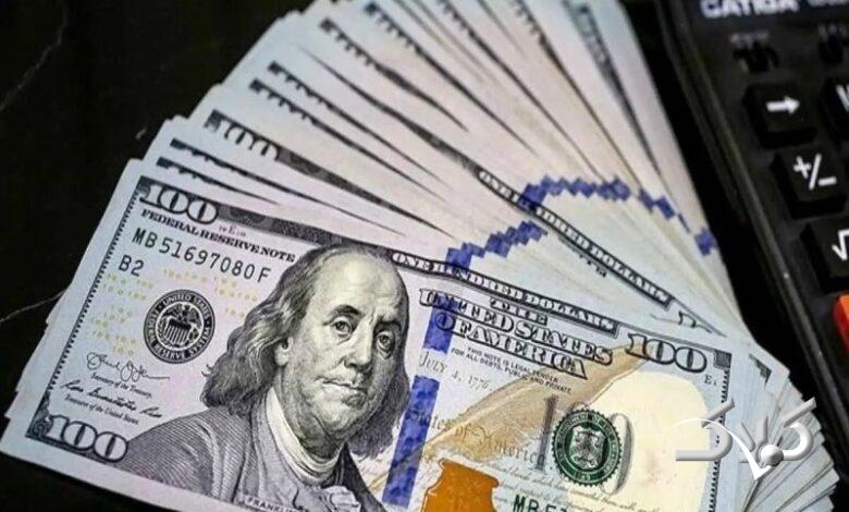 کاهش دلار با افزایش عرضه در بازار