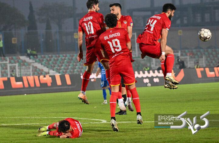 فولاد ۳ _ پرسپولیس ۱/ شاهکار پرسپولیسیهای سابق با پیراهن فولاد