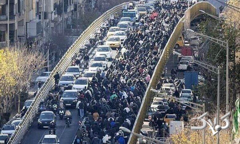 چرا جوانترها بیشتر به خیابان آمدند و وظیفه دولت در قبال اعتراضات مردم چیست؟