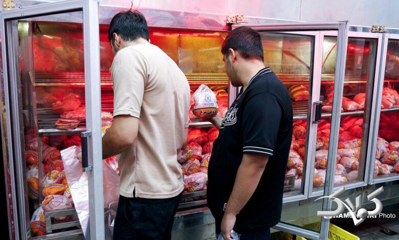 بازار مرغ و گوشت در انبار نفت